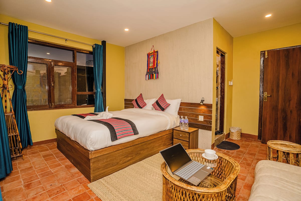 Habitación Deluxe doble, balcón, vistas al jardín | Sábanas de algodón egipcio y ropa de cama de alta calidad