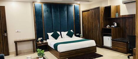 Deluxe Room | 1 bedroom, free WiFi
