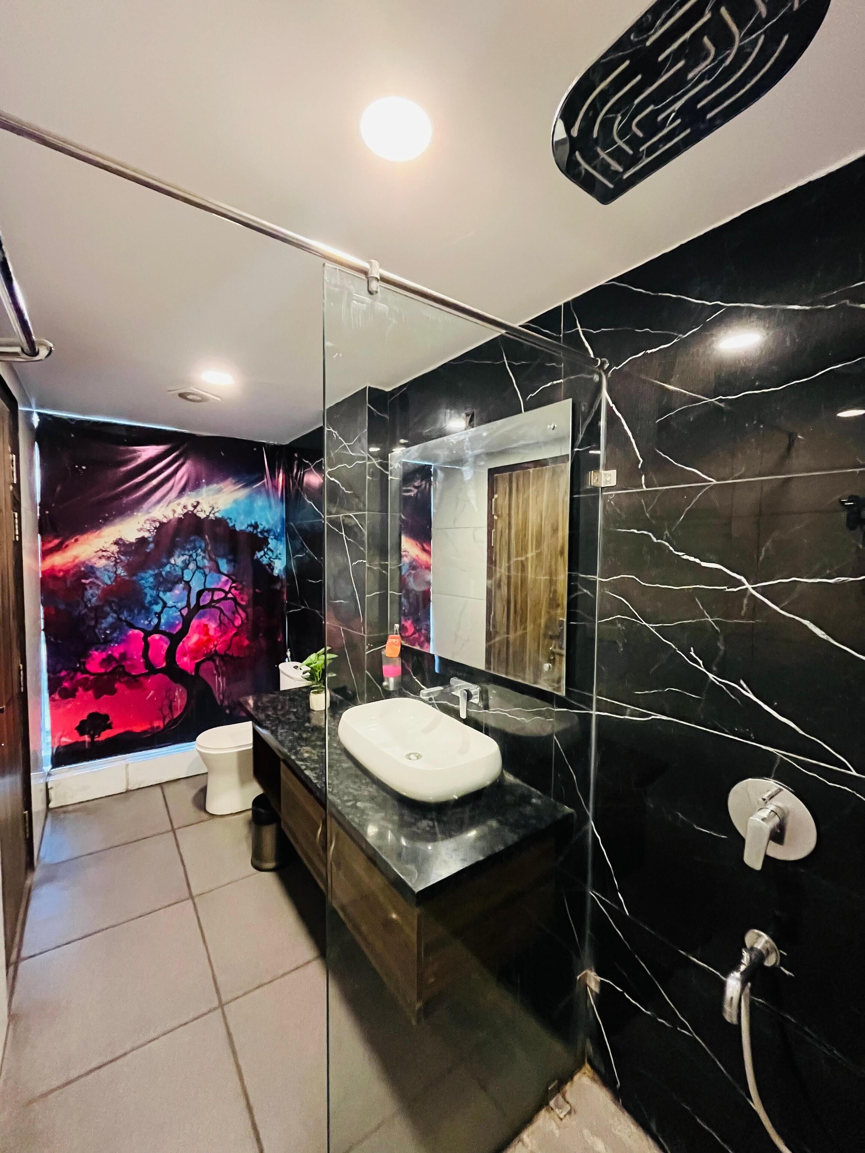 Suite | Bathroom