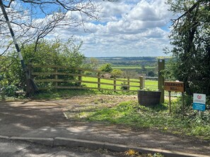 Property grounds - Luxury Bell Tents with beautiful views (Lower Boddington)