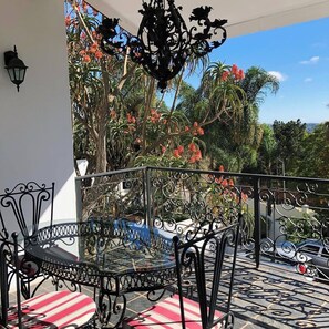 Deluxe-Zimmer, eigenes Bad, Stadtblick | Blick vom Balkon