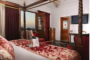 Deluxe Room, Private Bathroom, City View | 1 bedroom, in-room safe, desk, laptop workspace - Waterkloof Mansion Boutique Hotel (Pretoria)