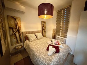 2 bedrooms, in-room safe, iron/ironing board, travel crib