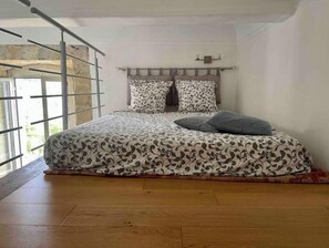 2 bedrooms, in-room safe, iron/ironing board, travel cot