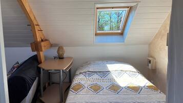 1 bedroom, free WiFi, bed sheets