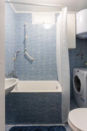 Apartment (Garden Vista apartment - Two Bedroom ) | Bathroom - Garden Vista Apartment (Dubrovnik)