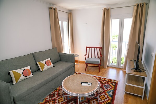 Basic Apartment, 1 Double Bed with Sofa bed | Living area