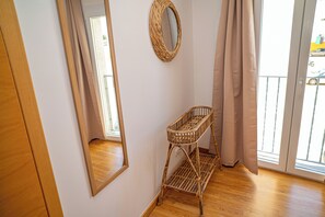 Apartemen Basic, 1 Tempat Tidur Double dengan tempat tidur Sofa | 1 kamar tidur, setrika/meja setrika, Wi-Fi gratis, dan seprai linen