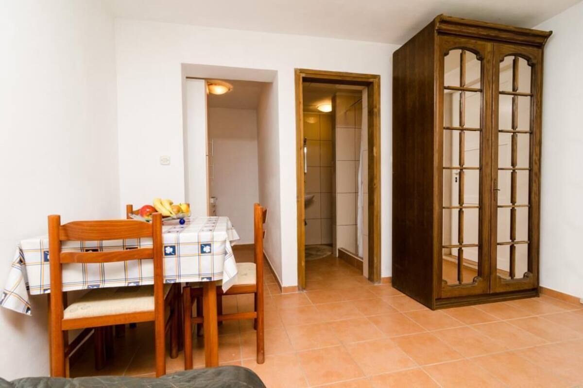 Monolocale (Apartments Lemeš - Comfort Studio Ap) | Sala da pranzo