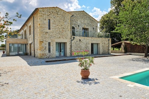 Exterior - DOMAINE DE BADINE (Saint-Sulpice-et-Cameyrac)