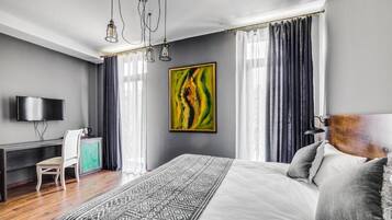 In-room safe, desk, laptop workspace, iron/ironing board