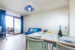 Dining - Residence I Mirti n. 25 (Santa Teresa di Gallura)