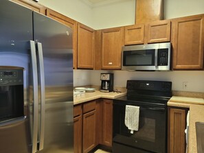 Microwave - Home (3B/3B): Economical Apt, 7 mins to FSU (206) (Tallahassee)