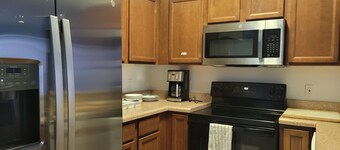 Home (3B/3B): Economical Apt, 7 mins to FSU (206)