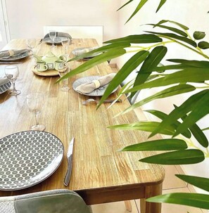 Dining - La Balnéaire Maison de Standing Tout Confort (Boisseuil)