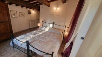 2 Schlafzimmer, Zimmersafe, Bügeleisen/Bügelbrett, kostenloses WLAN