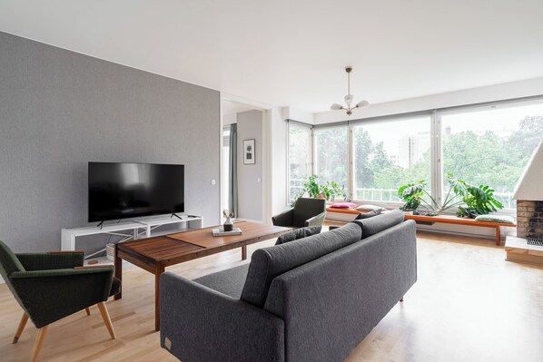 Family Apartment, Balcony, Courtyard View