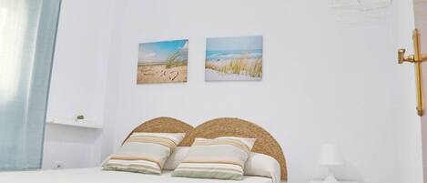 2 bedrooms, WiFi, bed sheets