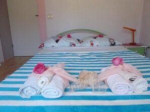 Appartement (One Bedroom Apartment with Sea View a)