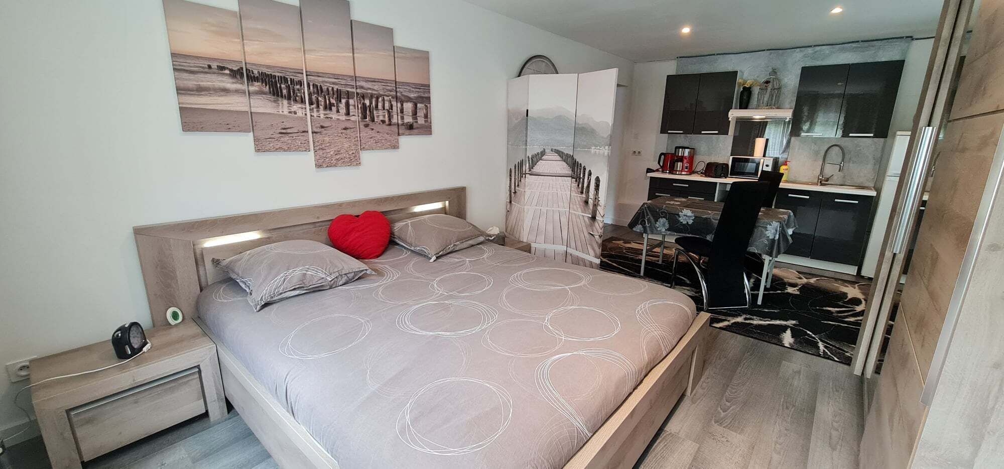 1 chambre, Wi-Fi gratuit, draps fournis