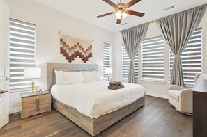 5 habitaciones, escritorio, wifi y ropa de cama