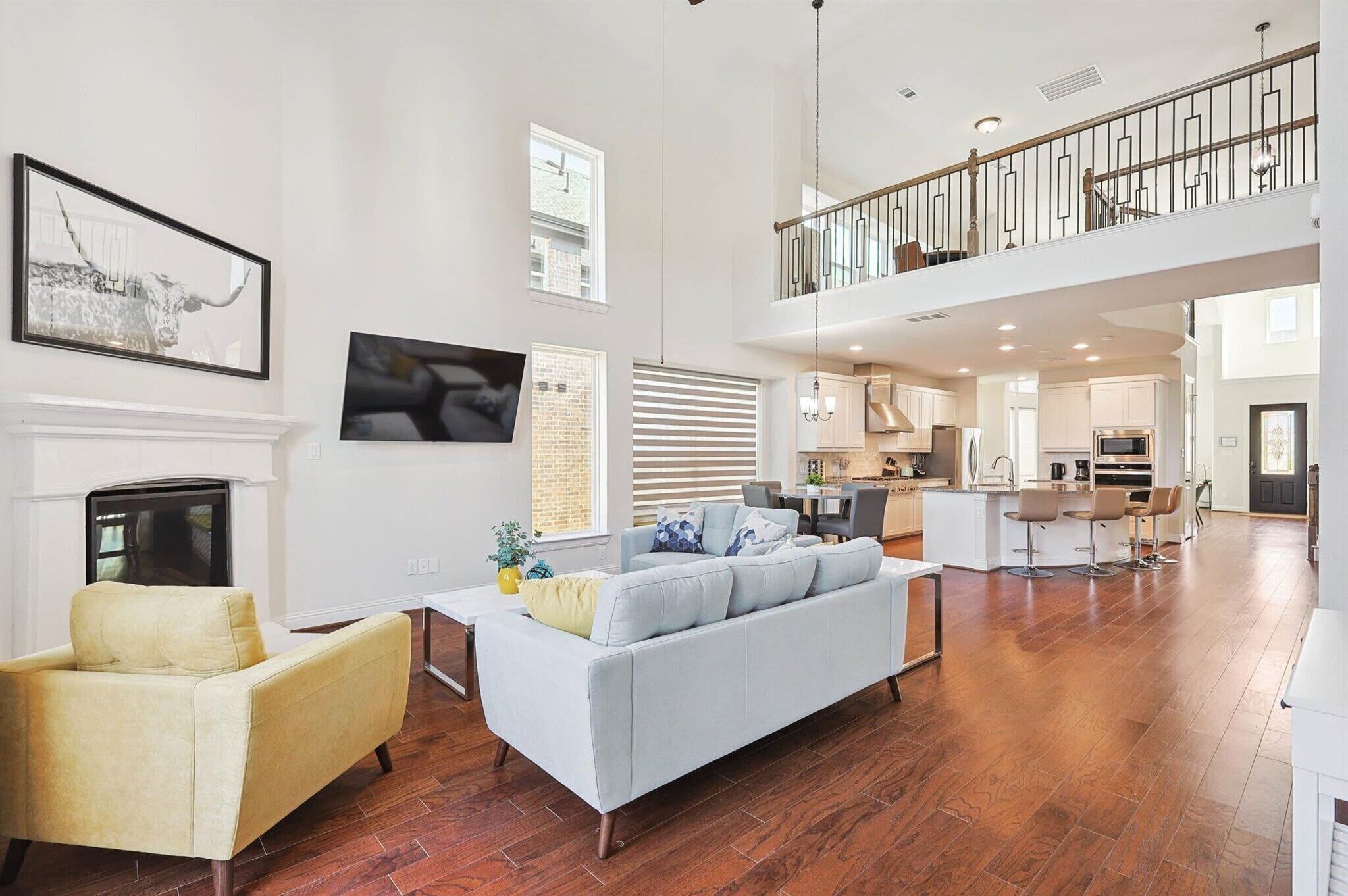 TV, peis og kontorer