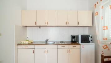 Apartamento (Apartments Batinic - Two Bedroom Apar) | Cocina privada | Frigorífico