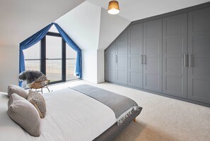 4 chambres, fer et planche à repasser, lit parapluie, draps fournis