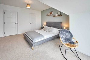 4 bedrooms, iron/ironing board, travel crib, bed sheets