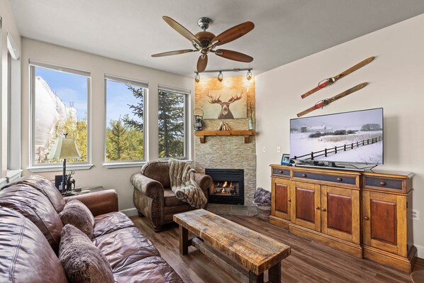 TV connectée, cheminée, jeux vidéo