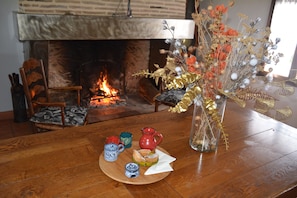 Interior - Maison de Campagne au Coeur de la Double Avec Piscine (Échourgnac)