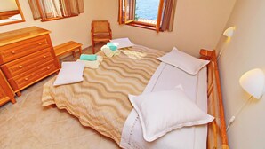 House (Holiday Home Katica - One Bedroom Hol) | 1 bedroom, WiFi (free)