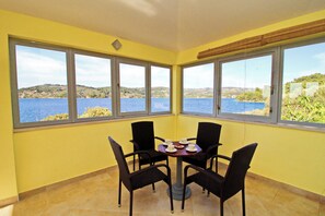 House (Holiday Home Katica - One Bedroom Hol) | Interior