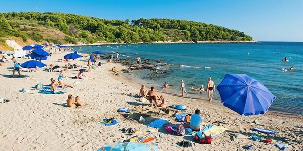 Apartment (Apartments Radojković Lumbarda - Com) | Beach - Apartments Radojković Lumbarda (Lumbarda)