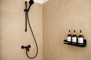 Shower, hair dryer, towels - Apartment 150 m from Arena Colosseum (Pula)
