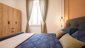 2 bedrooms, iron/ironing board, WiFi, bed sheets