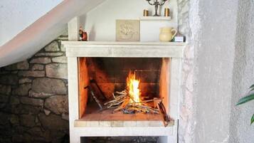 Apartment (Two Bedroom Apartment with Terrace an) | BBQ/picnic area