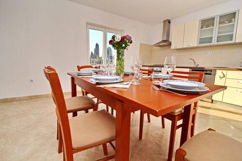 Apartment (Two Bedroom Apartment with Terrace an) | Dining room