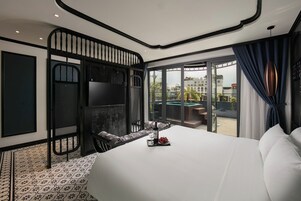 Premier Double Room, 1 Queen Bed, City View | Terrace/patio