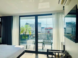 Panoramic Studio, City View | 1 bedroom, premium bedding, pillowtop beds, minibar