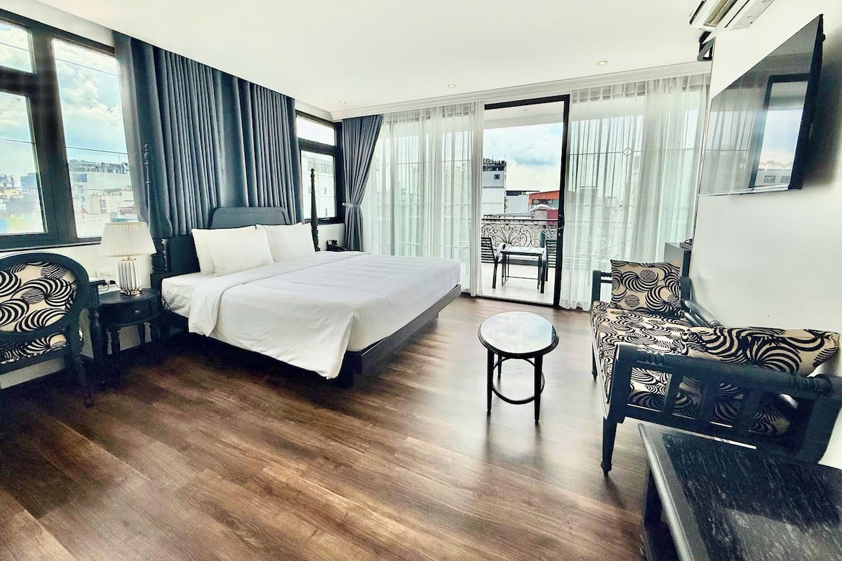 1 bedroom, premium bedding, pillow-top beds, minibar