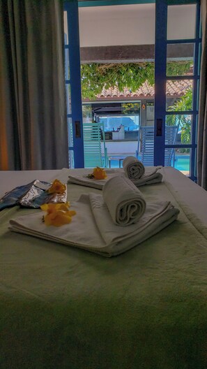 Suite, Pool View | In-room safe, individually decorated, individually furnished - Vila Bela-Emília (Búzios)