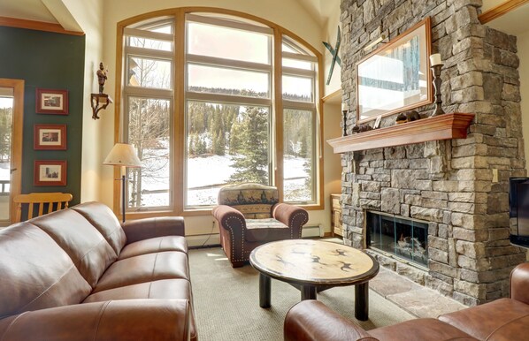 Stadtwohnung, 4 Schlafzimmer | Wohnbereich