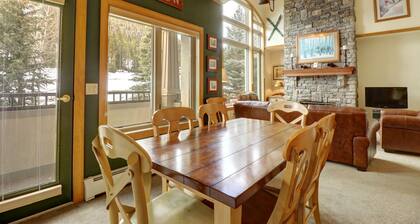 Er9 Elk Run 4 Bd 4.5 Ba 4 Bedroom Townhouse by RedAwning