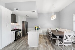 Fridge, microwave, oven, stovetop - Prime location beach stay! Fully updated, just steps to all you need! Sleeps 10+ (Seaside Heights)