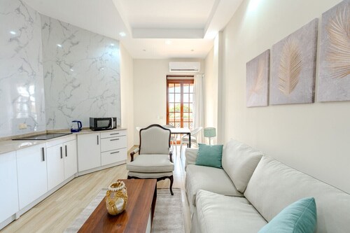 Charming Apartment with Golf View