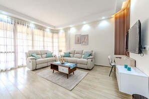 Smart TV - Amazing 2BR Golf View Apartment (Giza Governorate)