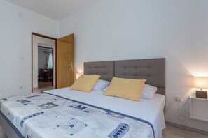 Apartment (Apartments Oleander Sea View - Three ) | 4 bedrooms, free WiFi - Apartments Oleander Sea View (Konavle)