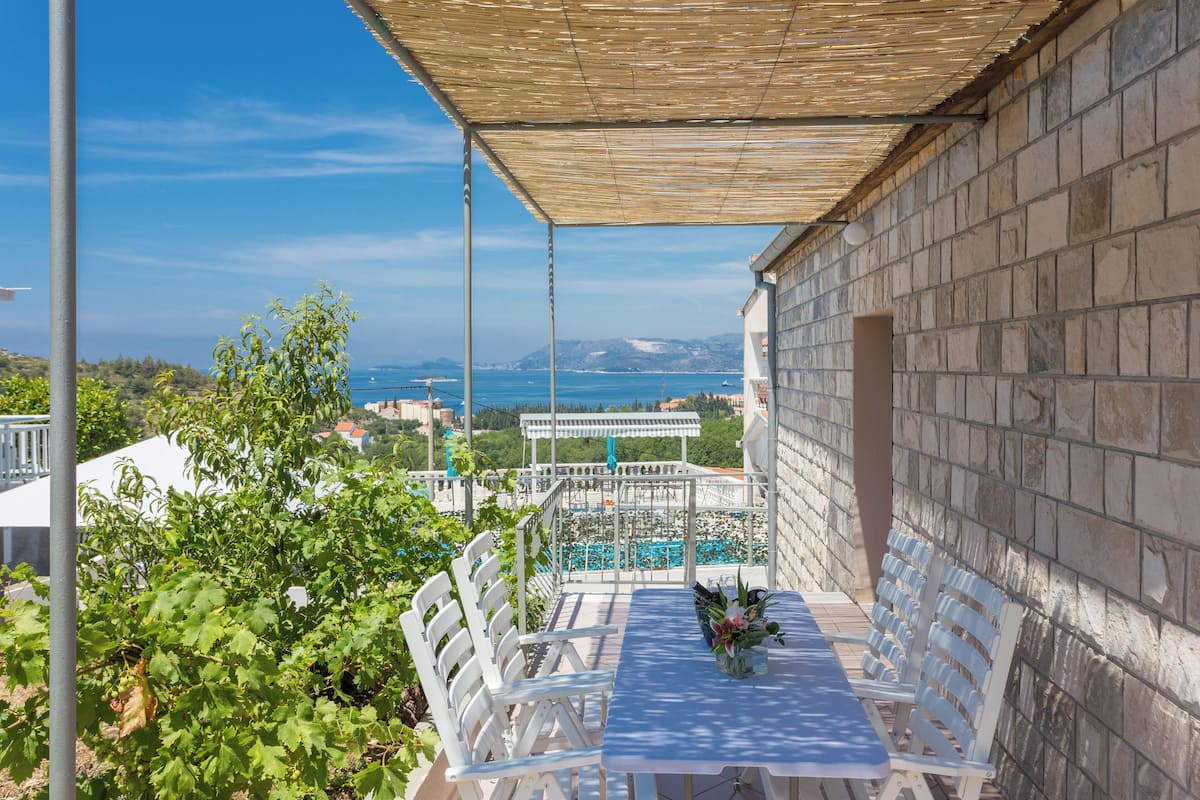 شقة (Apartments Oleander Sea View - Three ) | شرفة/رواق