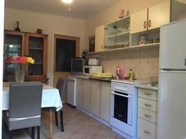 Apartment (Comfort Two-Bedroom Apartment with Ga) | Private kitchen | Fridge